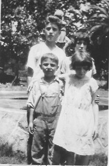 Louis and Esther Berman (back) with Jacob Testa and Hilda Crystal (front), 1925